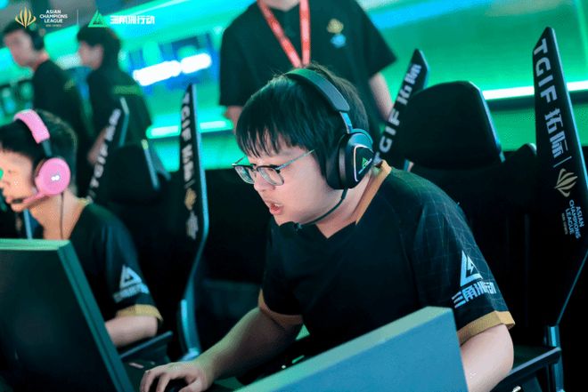 展现了罕见 展现了罕见