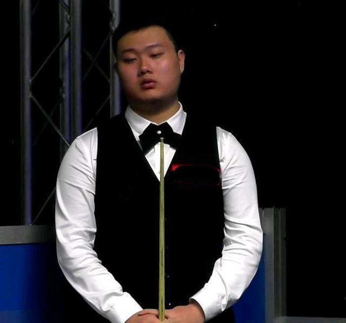 与伊泽斯签 与伊泽斯签